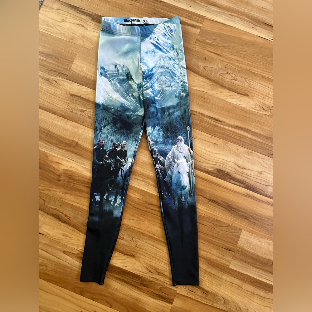 NWOT Blackmilk LOTR Leggings
